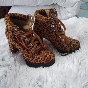 Chase + Chloe Shoes - Awesome leopard combat heel boots Chase + Chloe Shoes - Awesome leopard combat heel boots